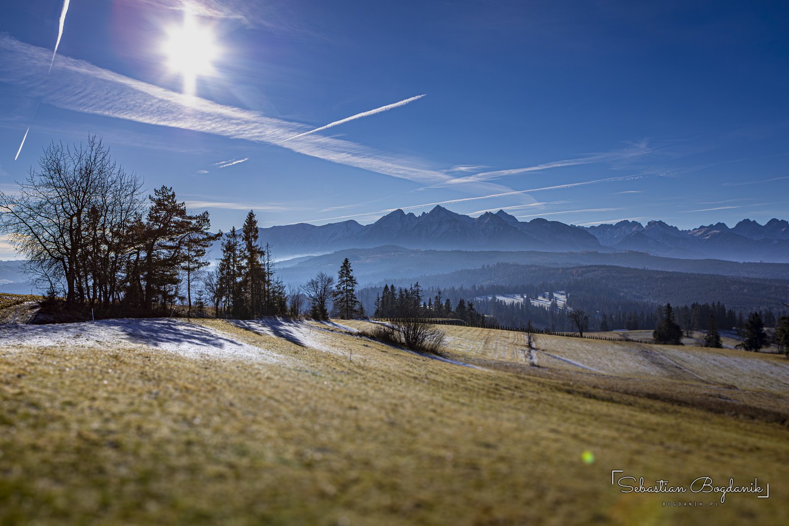 Przełęcz nad Łapszanką: jeden z najsłynniejszych widoków na Tatry po polskiej stronie.