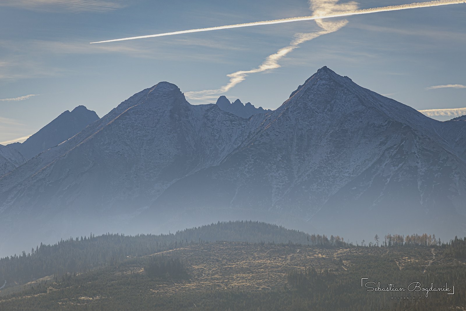 Tatry Bielskie z bliska. Z przełęczy widać je jak na dłoni.