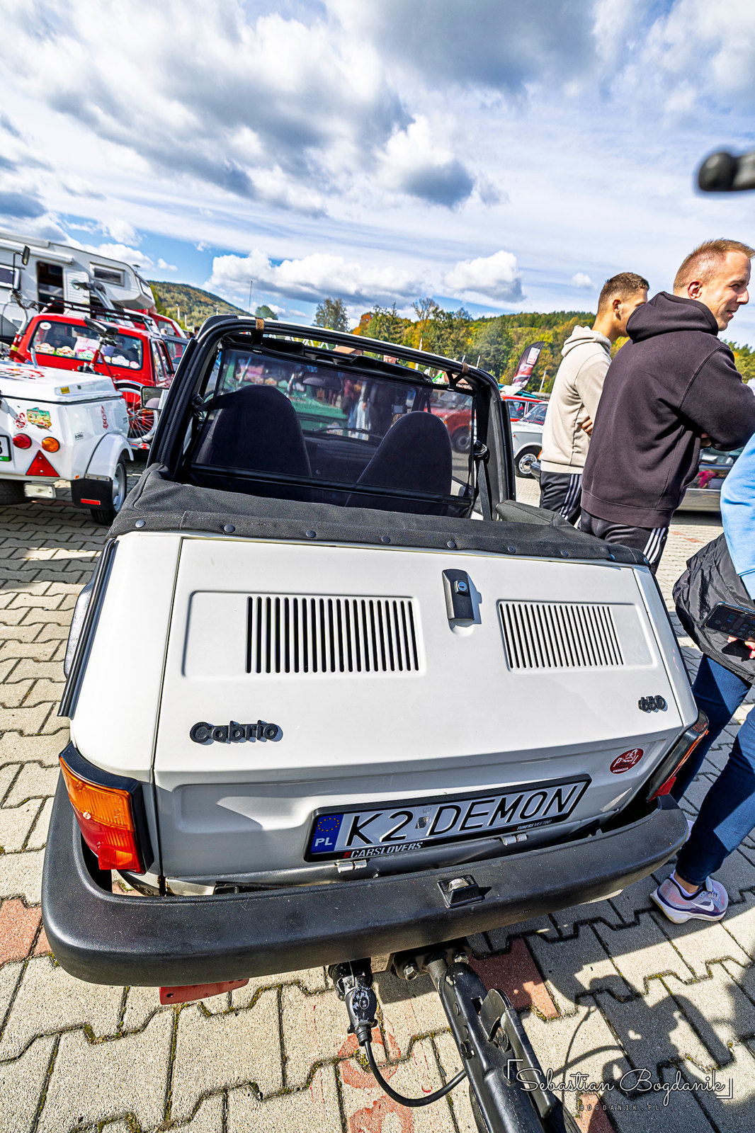 A maluch with a “Cabrio” badge and a folding roof (1/2)