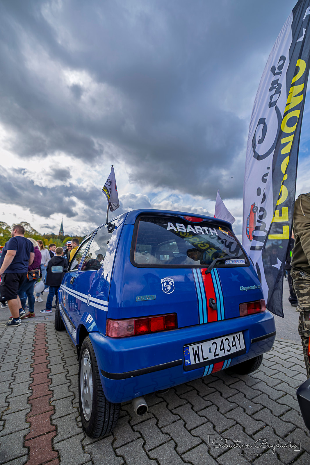 A Fiat Cinquecento in Abarth colors (1/2)