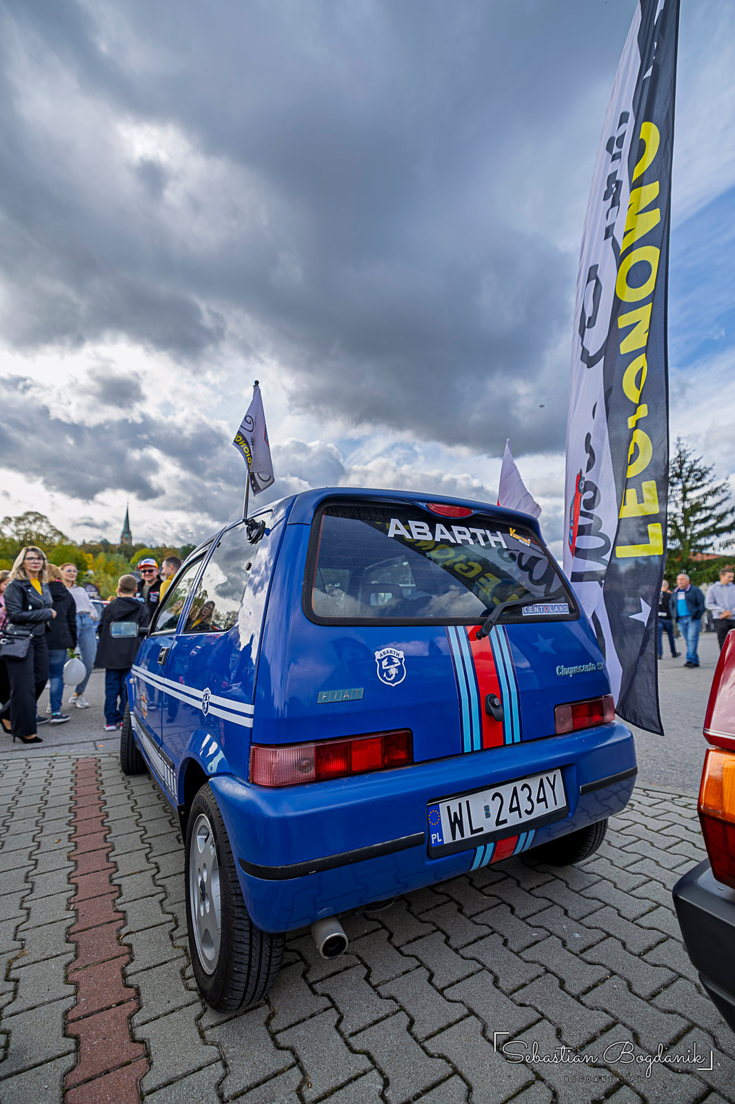 A Fiat Cinquecento in Abarth colors (2/2)