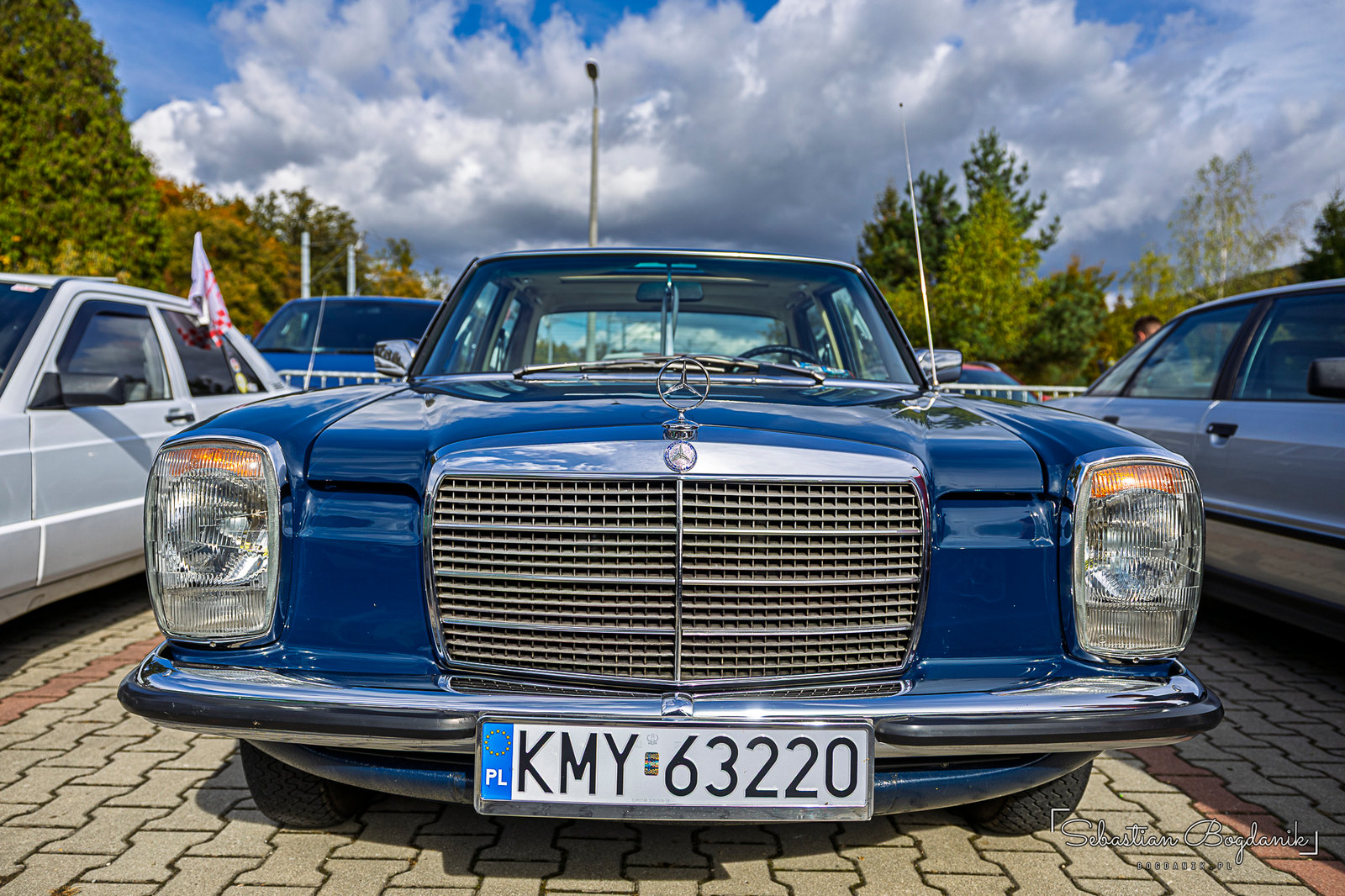 A Mercedes W114/W115, nicknamed “Strich-Acht” (“slash eight”) after its 1968 debut, the diesel taxi of choice across Europe (1/2)